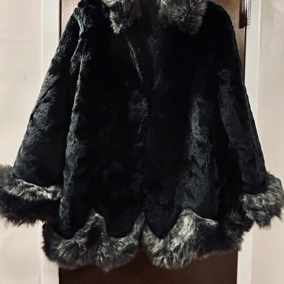 Faux Fur Scalloped Bottom Jacket GrayCollar/Sleeves New nice lining & pockets - Picture 11 of 12